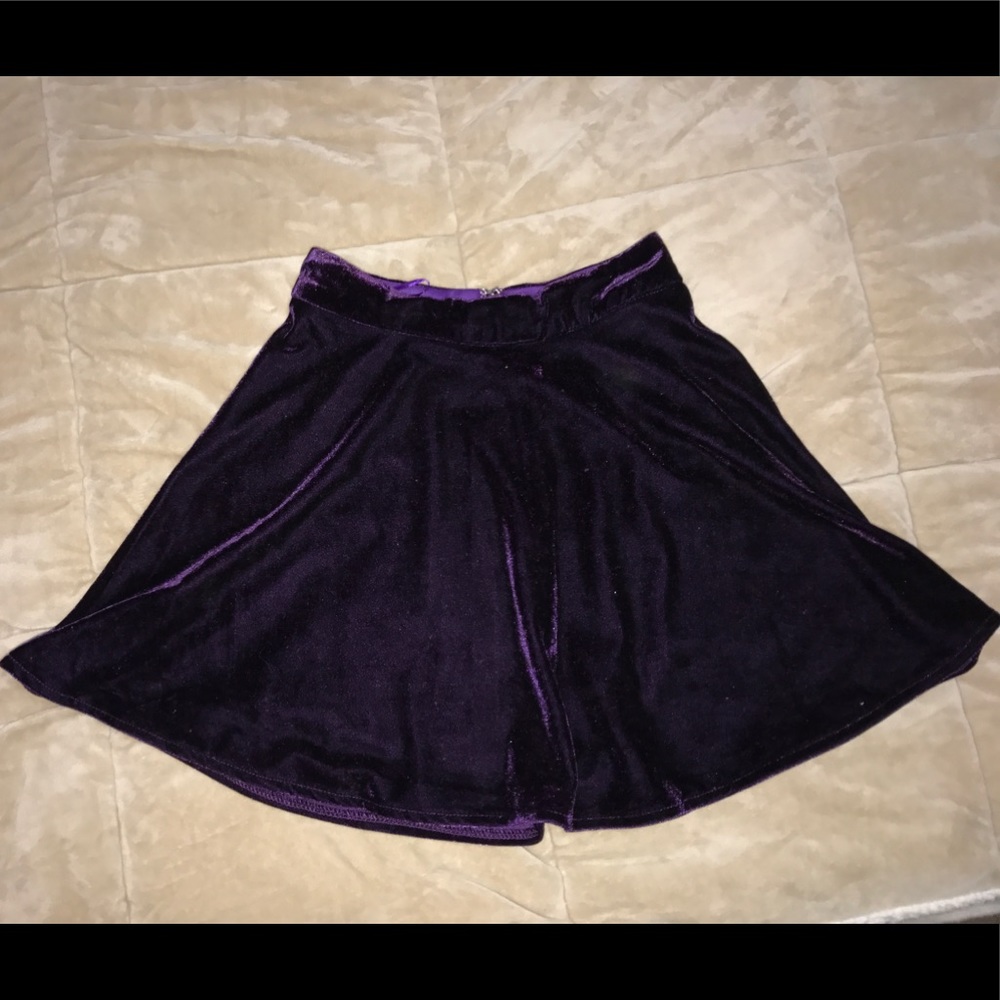 Two Piece Velvet Set - Picture 4 of 5